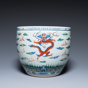 A Chinese blue and white celadon-ground vase, a pair of Nanking vases and a famille verte fish bowl, 19th C. — 照片 14