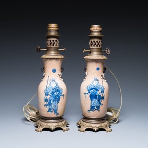 A Chinese blue and white celadon-ground vase, a pair of Nanking vases and a famille verte fish bowl, 19th C. — 照片 2