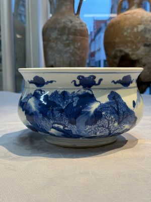 A Chinese blue and white censer depicting two sages in a mountainous landscape, Kangxi — foto 5