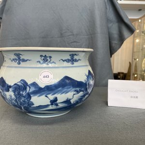 A Chinese blue and white censer with a mountainous landscape, Kangxi — 照片 8