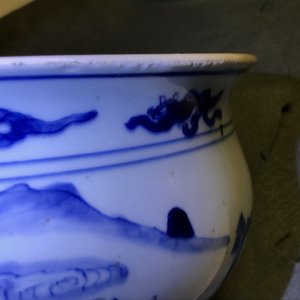 A Chinese blue and white censer with figures in a landscape, Kangxi — 照片 11