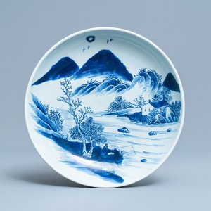 A Chinese blue and white charger with a fisherman on the shore, Yongzheng — 照片 1