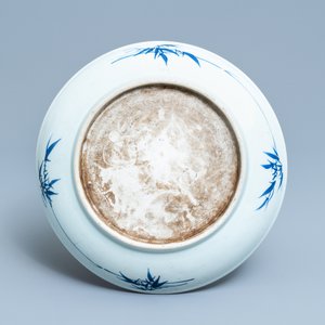 A Chinese blue and white charger with a fisherman on the shore, Yongzheng — 照片 2