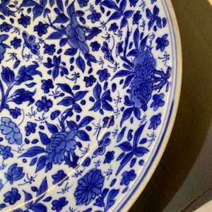 A Chinese blue and white charger with floral design, Kangxi — 照片 6