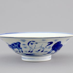 A Chinese blue and white conical bowl: "Horses of Mu Wang", Shunzhi/Kangxi, 17th C. — foto 1