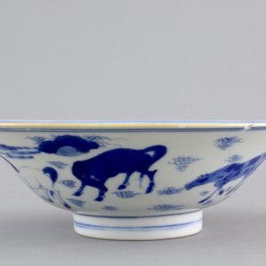 A Chinese blue and white conical bowl: "Horses of Mu Wang", Shunzhi/Kangxi, 17th C. — foto 7