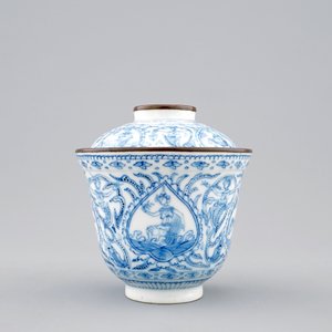 A Chinese blue and white covered Bencharong bowl for the Thai Market, 18/19th C. — photo 3