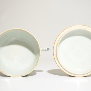 A Chinese blue and white covered bowl with ears, Kangxi — 照片 6