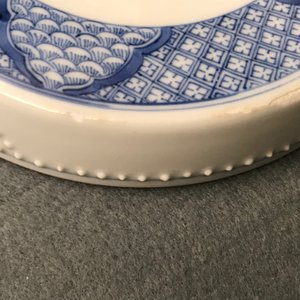 A Chinese blue and white covered bowl with ladies in a garden, Kangxi — photo 12