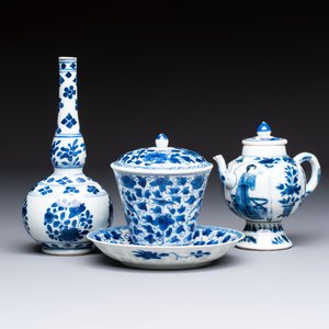 A Chinese blue and white covered ewer, a rose water sprinkler, a covered cup and saucer, jade 玉 and twin-fish mark, Kangxi — photo 1