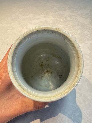 A Chinese blue and white covered vase and two bottle vases, Chenghua and jade marks, Kangxi — photo 12