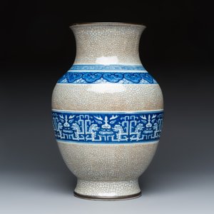 A Chinese blue and white crackle-glazed 'Taotie' vase  — photo 2