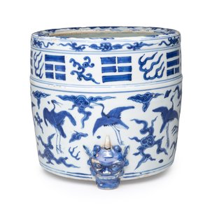 A Chinese blue and white 'Cranes' cylindrical tripod censer — 照片 1