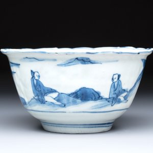 A Chinese blue and white 'Crow Cup' with figural design, Transitional period — photo 1