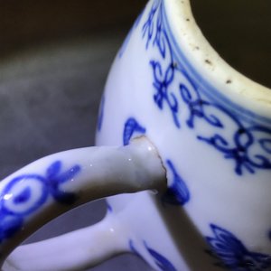 A Chinese blue and white cruet set on stand, Qianlong — photo 12