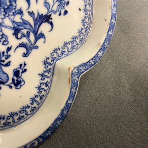 A Chinese blue and white cruet set on stand, Qianlong — 照片 15