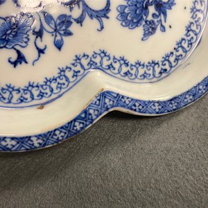 A Chinese blue and white cruet set on stand, Qianlong — 照片 17
