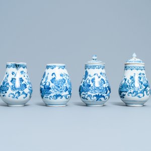 A Chinese blue and white cruet set on stand, Qianlong — 照片 5