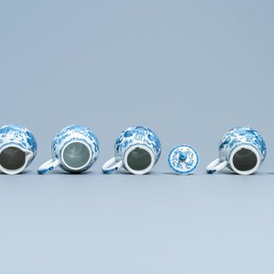 A Chinese blue and white cruet set on stand, Qianlong — 照片 9