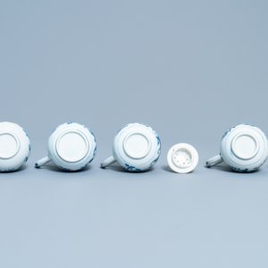 A Chinese blue and white cruet set on stand, Qianlong — 照片 10