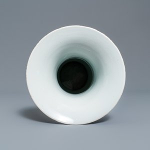 A Chinese blue and white 'deer and crane' yenyen vase, Kangxi — 照片 5