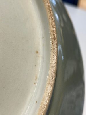 A Chinese blue and white dish, a plate and three famille rose plates, Qianlong and later — foto 22