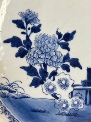 A Chinese blue and white dish and an octagonal 'Three Friends of Winter' dish, Wanli and Qianlong — photo 5