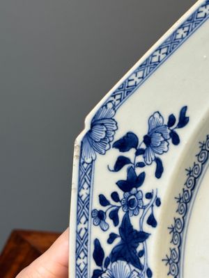 A Chinese blue and white dish and an octagonal 'Three Friends of Winter' dish, Wanli and Qianlong — photo 6