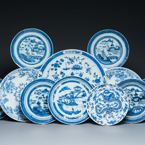 A Chinese blue and white dish and ten plates, 19th C. — 照片 1