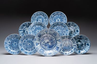 A Chinese blue and white dish and ten plates, Wanli/Kangxi