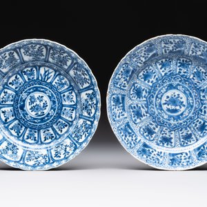A Chinese blue and white dish and ten plates, Wanli/Kangxi — foto 10