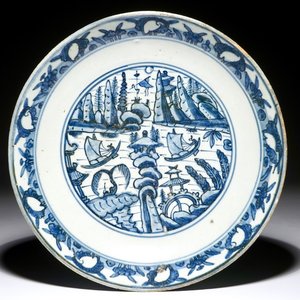 A Chinese blue and white dish with a landscape design, Jiajing — photo 1