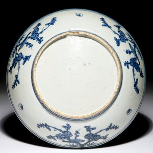 A Chinese blue and white dish with a landscape design, Jiajing — photo 2