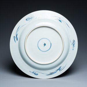 A Chinese blue and white dish with applied gilt and iron-red accents, Yongzheng — 照片 2