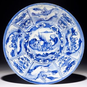 A Chinese blue and white dish with figures in a landscape, Transitional period — photo 1