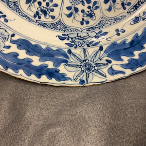 A Chinese blue and white dish with floral design, Kangxi — 照片 11