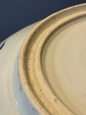A Chinese blue and white dish with floral design, Kangxi — foto 5