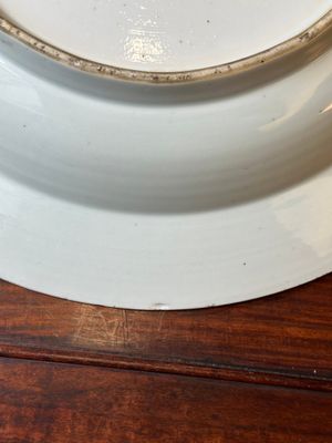 A Chinese blue and white dish with landscape and floral panels, Kangxi — 照片 12