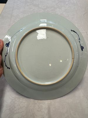 A Chinese blue and white dish with landscape design, Qianlong — photo 7