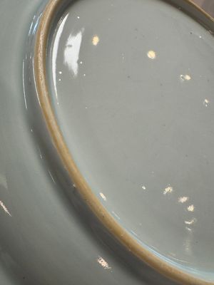 A Chinese blue and white dish with landscape design, Qianlong — photo 8