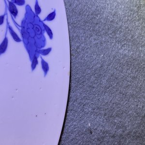 A Chinese blue and white dish with soldiers on horseback, Chenghua mark, Kangxi — photo 7