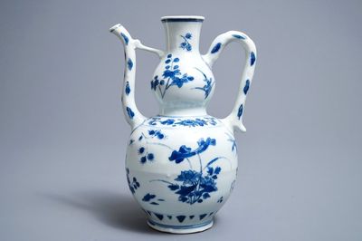 A Chinese blue and white double gourd ewer, Transitional period