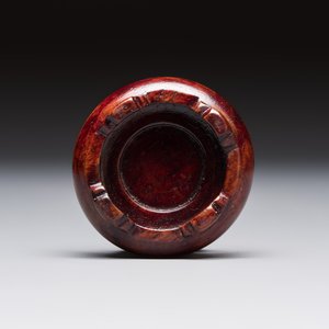 A Chinese blue and white double-gourd snuff bottle and a huali snuff bottle, Xuande and Qianlong mark, 19th C. — photo 9