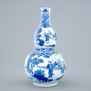 A Chinese blue and white double gourd vase, Transitional period, 1620-1683 — photo 4