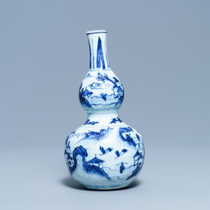 A Chinese blue and white double gourd vase, Wanli — photo 3