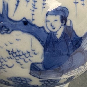 A Chinese blue and white double gourd vase with figures in a landscape, Transitional period — 照片 20