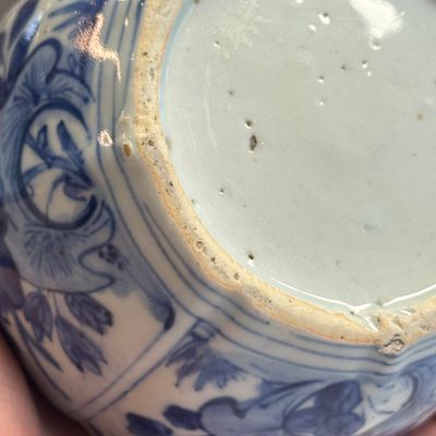 A Chinese blue and white double-gourd vase with floral design — photo 10