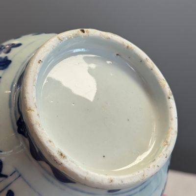 A Chinese blue and white double-gourd vase with floral design — photo 12