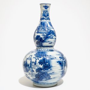 A Chinese blue and white double gourd vase with scholars, Transitional period, Chongzhen — 照片 4