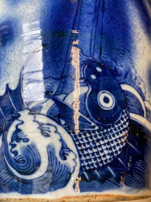 A Chinese blue and white 'dragon and carp' vase, 19th C. — photo 11